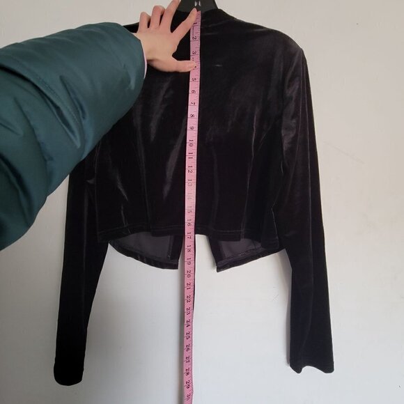 Torrid Tie Front Velvet Cropped Open Front Long Sleeve Jacket Deep Black Size 00 - Picture 9 of 13